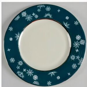Elegant Snowflake Dinner Plate